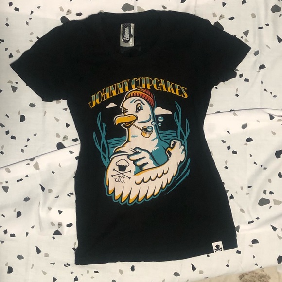 Johnny Cupcakes Martha’s Vineyard Women’s Tee Sz M - Picture 6 of 6